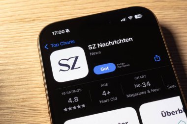 OSTRAVA, CZECHIA - 28 Ocak 2025: SZ Nachrichten Alman haber mobil uygulamalı Apple uygulama mağazası