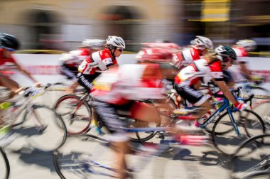 KRACOW, POLAND - 8 Ağustos 2015 'te Polonya' nın Krakow şehrinin sokaklarında bisiklet yarışı Tour de Pologne 2015.