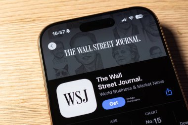 OSTRAVA, CZECHIA - 28 Ocak 2025: The Wall Street Journal mobil haber uygulamalı Apple uygulama mağazası