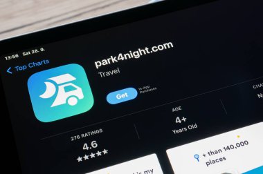 Ostrava, Çek Cumhuriyeti - 28 Eylül 2024: Kamp ve yatacak yer bulmak için Park4Night mobil uygulamalı Apple uygulama mağazası