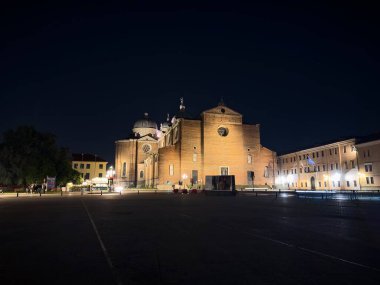 Padova, İtalya - 30 Ekim 2024: Basilica di Santa Giustina (Abbazia) Katedrali