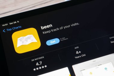 Ostrava, Çek Cumhuriyeti - 28 Eylül 2024: iOS aygıtına yüklenmek üzere gezici uygulamalı Apple uygulama mağazası