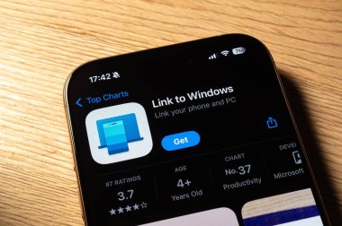 Ostrava, Çek Cumhuriyeti - 27 Ocak 2025: Microsoft Link to Windows mobil uygulaması ile uygulama mağazası