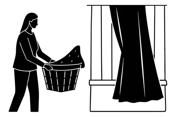 Kadın Pencereye Çamaşır Sepeti Yerleştiriyor