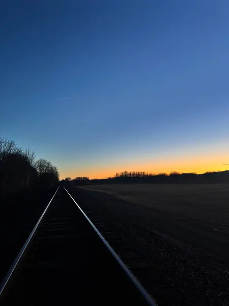 Güzel Kış Gündoğumu ve tren rayları - Oregon 'da PNW
