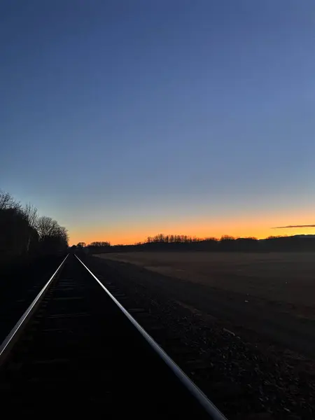 Güzel Kış Gündoğumu ve tren rayları - Oregon 'da PNW