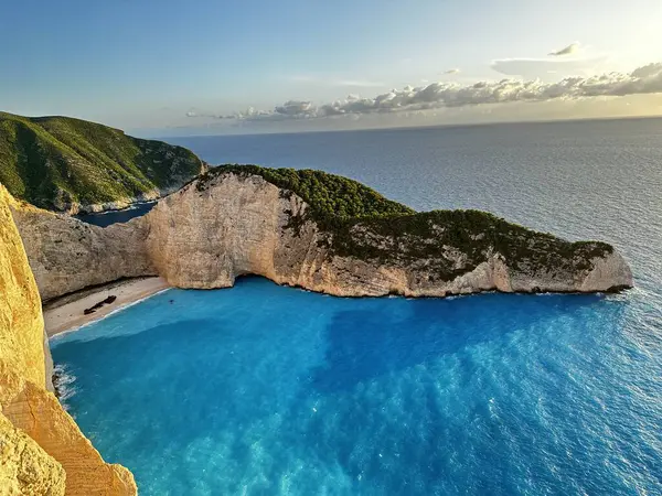 Göz kamaştırıcı Güzel Batık Plajı, Yunanistan Adası Zakynthos. 