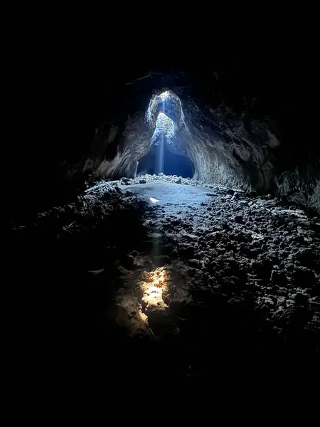 Güzel Skylight Mağarası, Oregon PNW