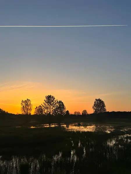 Kuzeybatı Pasifik 'te güzel ve canlı bir gün doğumu..