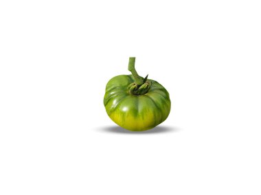 Beyaz arka planda kapalı yeşil domates veya Solanum lycopersicum