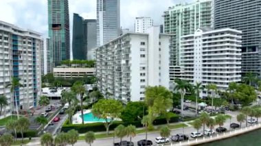 Miami 'nin aşağısındaki Brickell Körfezi' nin Hava Görüntüleri