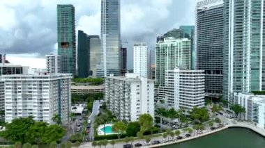 Miami 'nin aşağısındaki Brickell Körfezi' nin Hava Görüntüleri