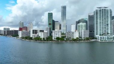 Miami 'nin aşağısındaki Brickell Körfezi' nin Hava Görüntüleri