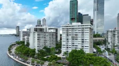 Miami 'nin aşağısındaki Brickell Körfezi' nin Hava Görüntüleri
