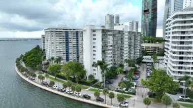Miami 'nin aşağısındaki Brickell Körfezi' nin Hava Görüntüleri