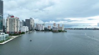 Brickell Körfezi 'nin havadan görünüşü, Florida ABD.