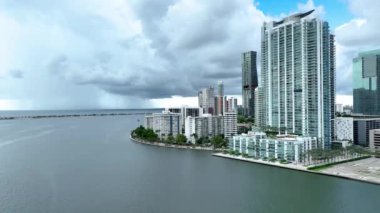 Brickell Körfezi 'nin havadan görünüşü, Florida ABD.