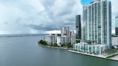 Brickell Körfezi 'nin havadan görünüşü, Florida ABD.