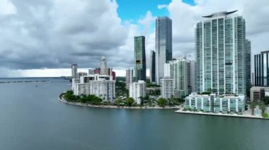 Brickell Körfezi 'nin havadan görünüşü, Florida ABD.