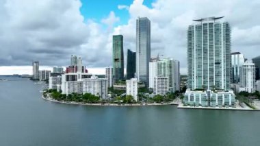 Miami Florida 'nın merkezindeki Brickell Körfezi Hava Görüntüsü