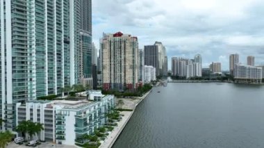 Miami Florida 'nın merkezindeki Brickell Körfezi Hava Görüntüsü