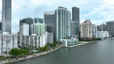Miami Florida 'nın merkezindeki Brickell Körfezi Hava Görüntüsü