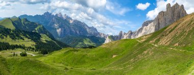 Calfosco bölgesinin panoramik manzarası dağ manzarası, baş fotoğrafı