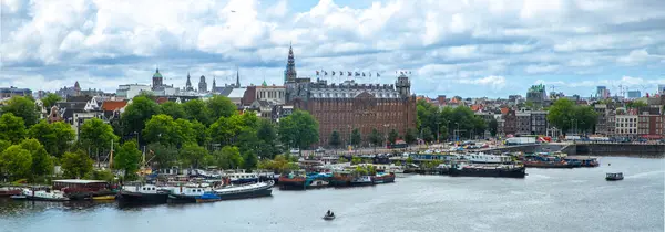 Amsterdam merkezinin panoramik görüntüsü, yolcu gemileri, Scheepvaarthuis