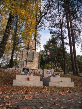 Sonbaharda Azizler Günü 'nde Melek Heykeli