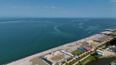 Deniz kıyısındaki kumsal İHA tarafından