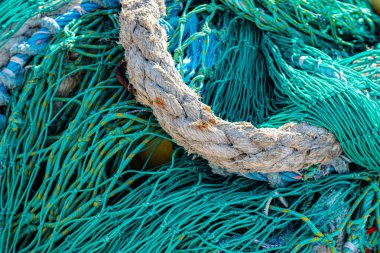 Turkuaz güçlü balık ağı yakın plan, endüstriyel balıkçılık için mücadele