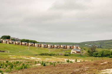 İrlanda 'da Barleycove Sahili yakınlarında tatil evleri