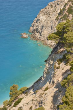 Lefkada 77 adasındaki Egremni plajı.