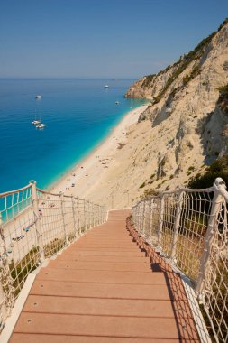 Lefkada 141 adasındaki Egremni plajı.