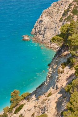 Lefkada 77 adasındaki Egremni plajı.