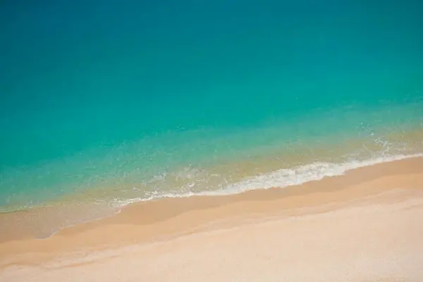 Lefkada 124 adasındaki Egremni plajı.