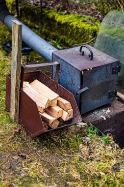 Kızarmış sosise ocağın hazırlığı..