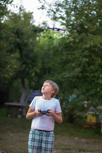 Boy Drone Operator Yard Playing Aircraft Launching Drone Child Toy — Stock Photo, Image