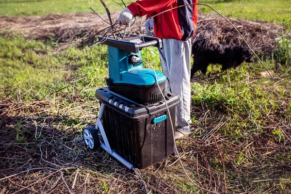 Electric Garden Grinder Shred Process Gardener Crushes Branches Makes Fuel — Stock Photo, Image