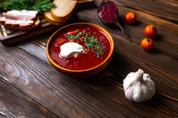 Tradycyjny Ukraiński Barszcz Lub Czerwona Zupa Misce Deska Zestawem Warzyw — Zdjęcie stockowe