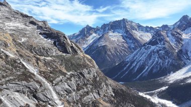 Bipenggou 'daki Kar Dağı Sahne Bölgesi