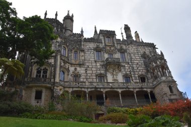 Portekiz, Sintra 'daki Quinta regaleira' nın güzel manzarası. 