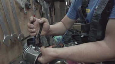 Dizel motor tamiri ve yeniden inşa. Çekici motorun tamiri