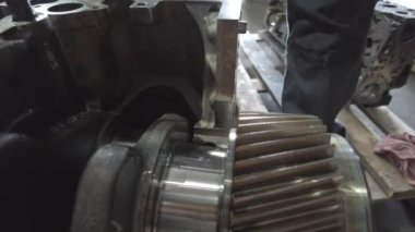 Dizel motor tamiri ve yeniden inşa. Çekici motorun tamiri