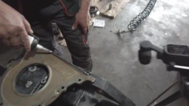 Dizel motor tamiri ve yeniden inşa. Çekici motorun tamiri