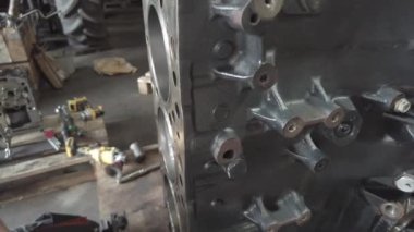 Dizel motor tamiri ve yeniden inşa. Çekici motorun tamiri