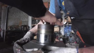 Dizel motor tamiri ve yeniden inşa. Çekici motorun tamiri