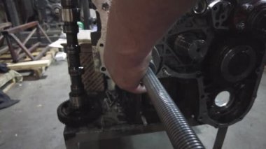 Dizel motor tamiri ve yeniden inşa. Çekici motorun tamiri