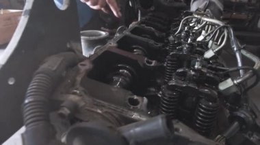 Dizel motor tamiri ve yeniden inşa. Çekici motorun tamiri