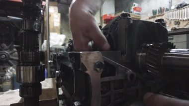 Dizel motor tamiri ve yeniden inşa. Çekici motorun tamiri